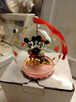 MICKEY AND MINNY MOUSE ORNAMENT