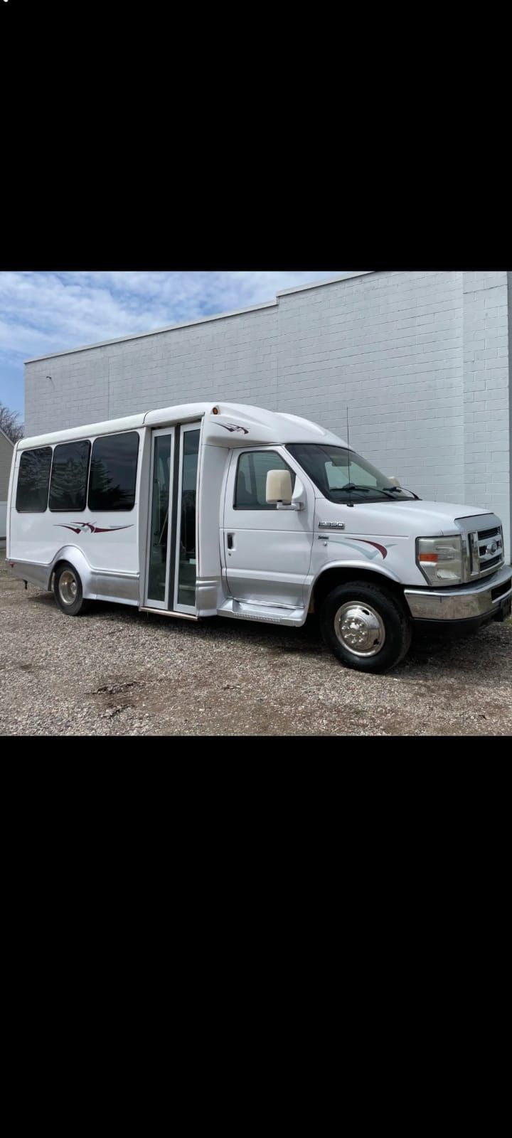2011 Ford E350 Bus 