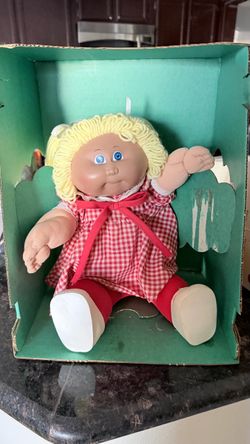 Vintage 1980s Cabbage Patch Kids Girl Doll, Blonde Yarn Pigtails, Original Box