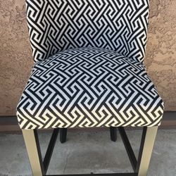 High Top Cushioned Chair 