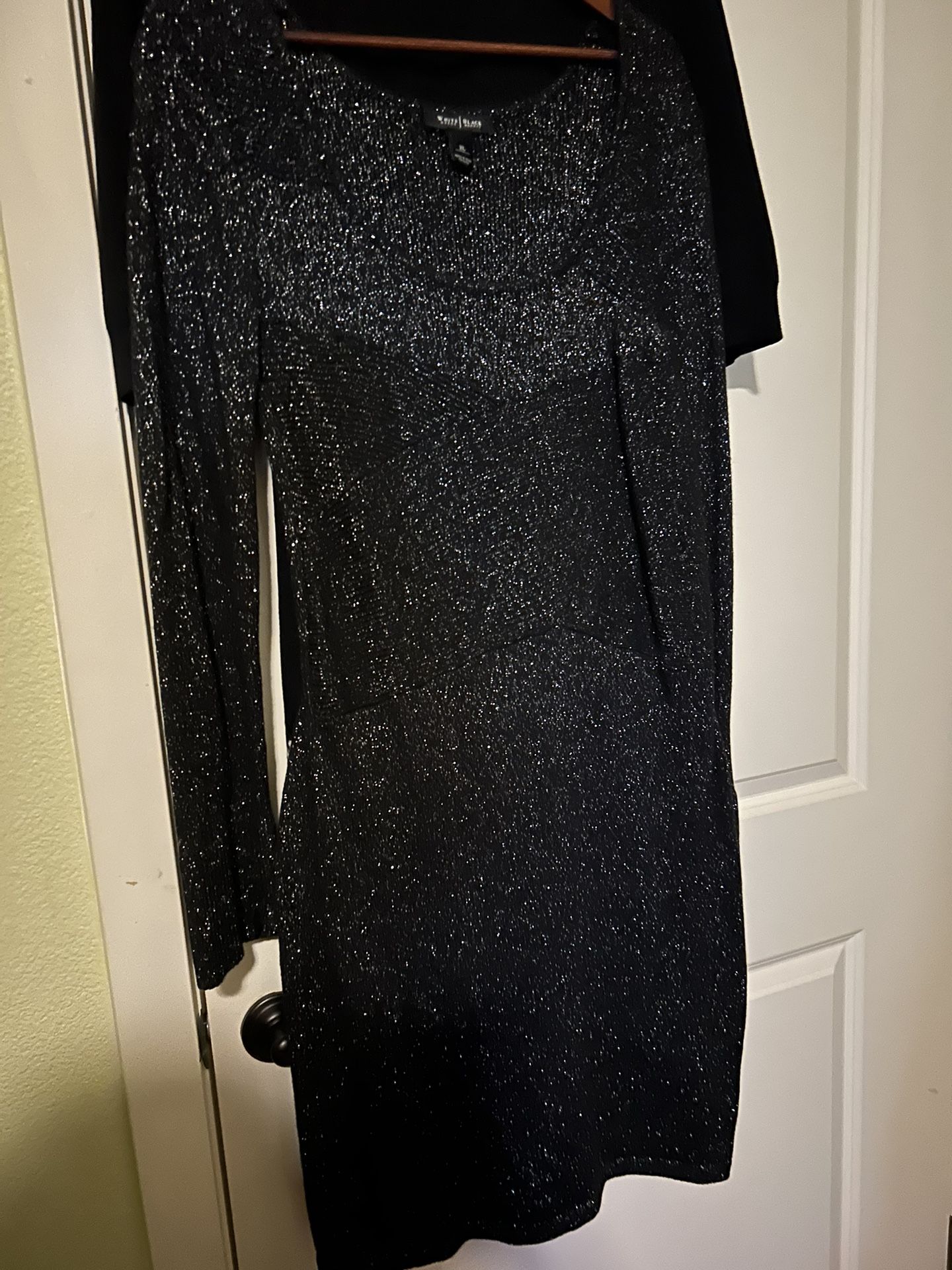 Stunning White House Black market Knitted Dress