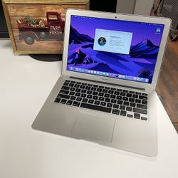 Apple 13” MacBook Air 2015 2.20ghz Core i7 8gb RAM 256gb Flash macOS Big Sur 