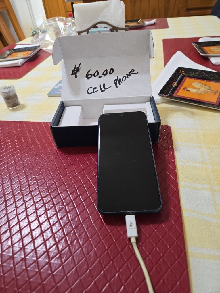 MOTOROLA CELL PHONE 