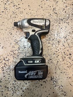 Makita impact with battery
