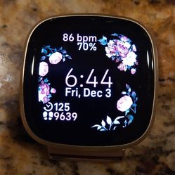 Fitbit VERSA 3 with extras