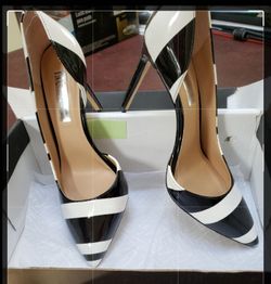 Woman's Designer Shoes Size 6.5