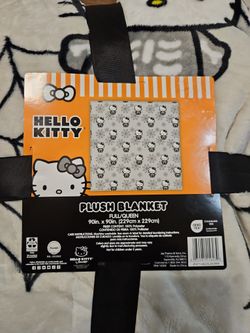 Hello Kitty Halloween Plush Throw Blanket for Sale in Hawaiian