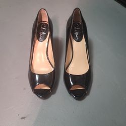 Size 7  COLE HAAN  low Heel Black Shoes