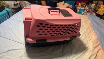 Pink Hard-Shell Pet Carrier