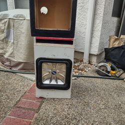 Kicker L7 10" Sub With Both Ported And Non Ported Boxes 