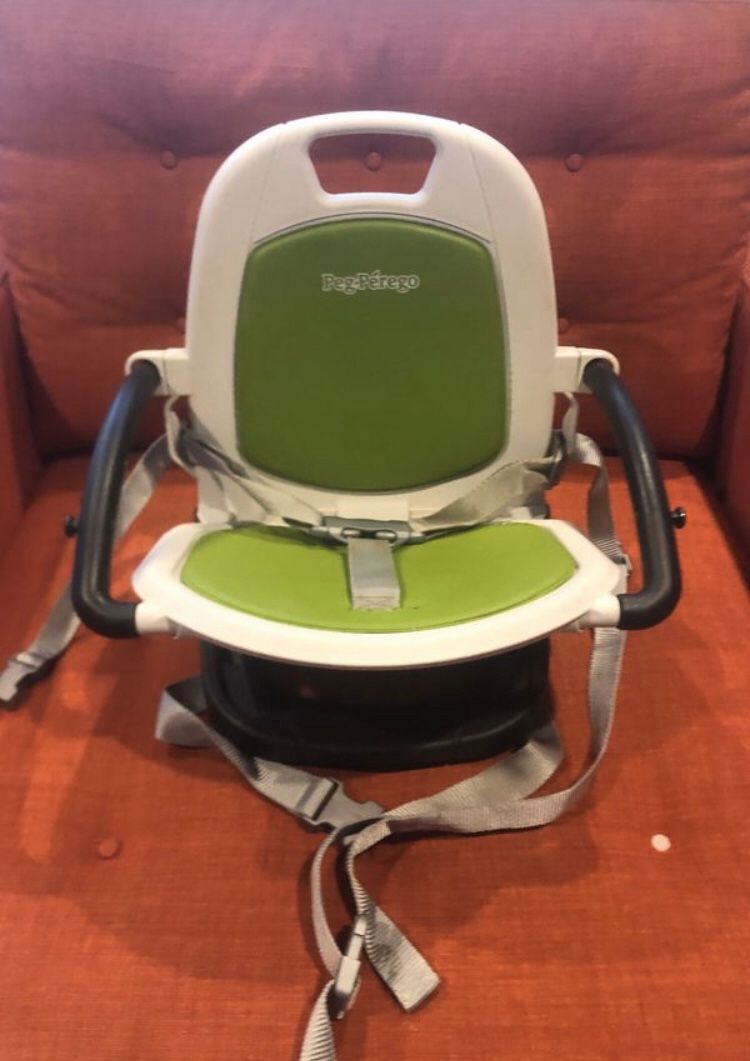 Kids booster seat. Great for parks and restaurants peg perego rialto booster seat like new with case