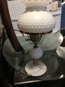 White and gold table lamp
