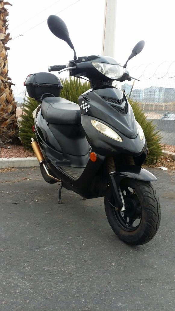 Scooter/moped 49cc fast upgraded with title ready to ride