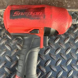 Snap On 1/2” Drive Impact Wrench (red) PT850 Lightly Used 