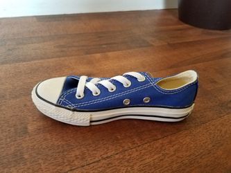 Converse Boys Size 12 (Age 6/7)