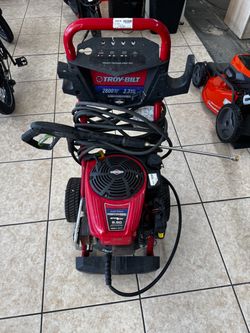 Troy-Bilt 2800 PSI 2.3 GPM Gas Pressure Washer Briggs & Stratton Professional 190cc Power Tool