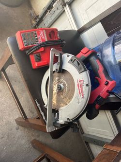 Milwaukee saw
