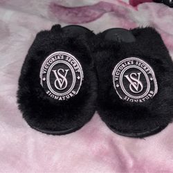 slippers size S 5/6 $5