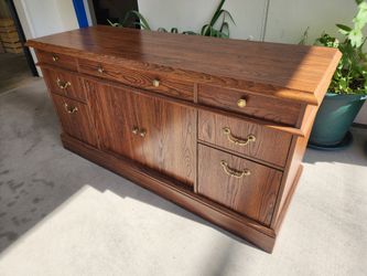 Vintage hutch / buffet / entertainment center