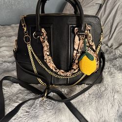 Black & gold zipper medium size tote hand bag two compartments with zippers