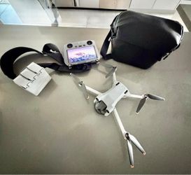 DJI Mini 3 Pro Fly More Combo with DJI RC controller (built-in screen).