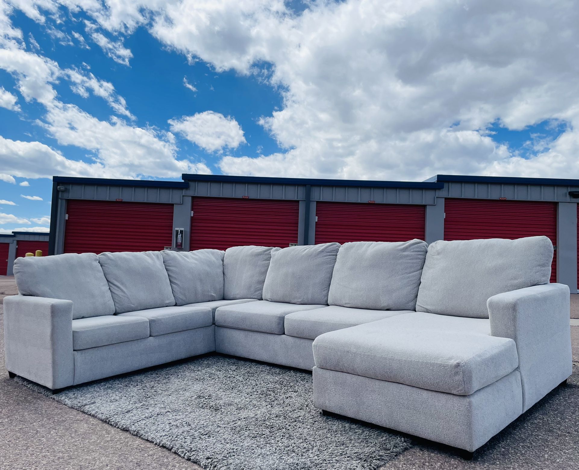 Comfy Ashley Sectional W/ Chaise Lounge *FREE LOCAL DELIVERY*