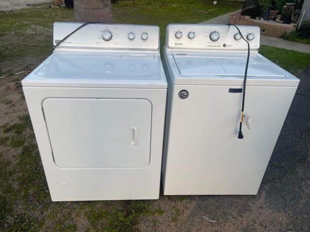 Maytag Washer And Gas Dryer Laundry Set 