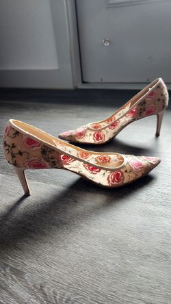 Floral Pointed Toe Heels Size 8.5