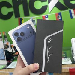 iPhone 17 Pro Max // Samsung Galaxy S26