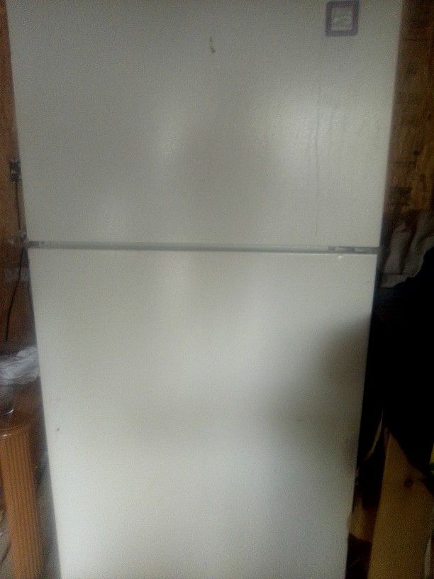 Refrigerator For Sale 