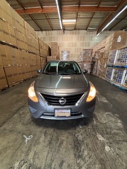 Nissan versa 2016