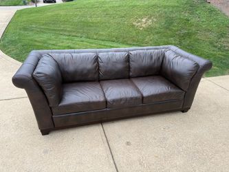 Genuine Leather 3 Seat Couch Sofa In Great Condition FREE DELIVERY