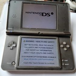 Nintendo DSi XL Bronze w/ Charger 