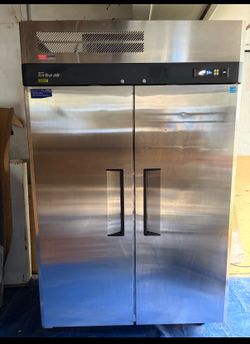 Restaurant refrigerator
