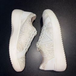 Vionic Kearny platform sneakers Lace white size 8.5 boho feminine walking