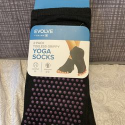 Gaiam Evolve 2 Pack Toeless Grippy Yoga Socks Brand New