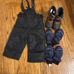 Children's ski clothes, shoes and gloves