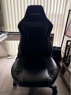 DX RACER GAMING CHAIR