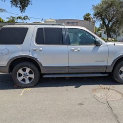 2004 Ford Explorer