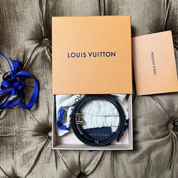 Louis Vuitton // Black Leather LV Initiales 20mm Belt – VSP Consignment