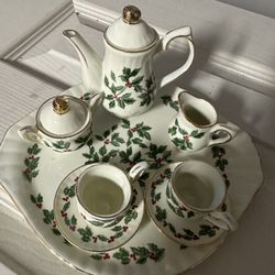 Ivory & Gold Holly Minnie Tea Set