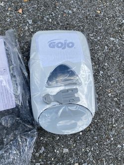 Gojis FMX-12 1250mL Foam Soap Dispenser, Push-Style, Dove Gray