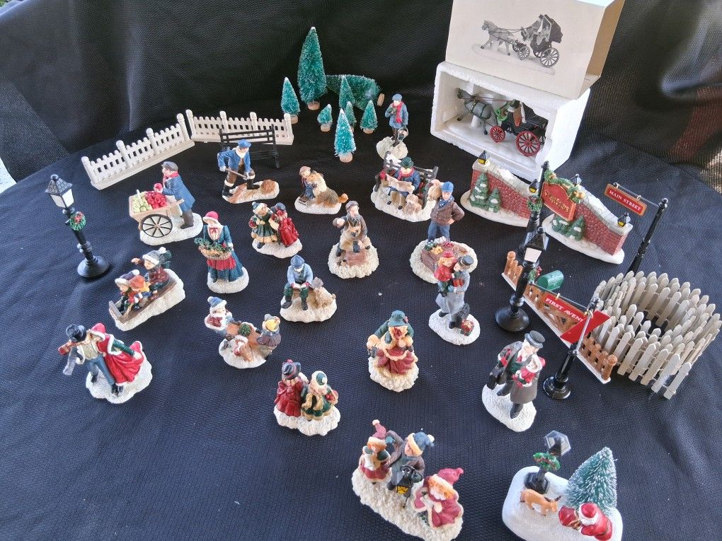 Christmas Figurines 