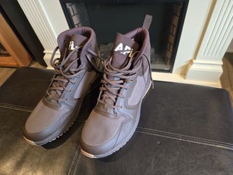 Nearly New APL Techloom Defender Size 12