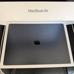 Apple MacBook Air 15" M4 Chip 256GB SSD 16GB Midnight MW1L3LL/A 2025