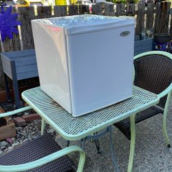 Mini Refrigerator 