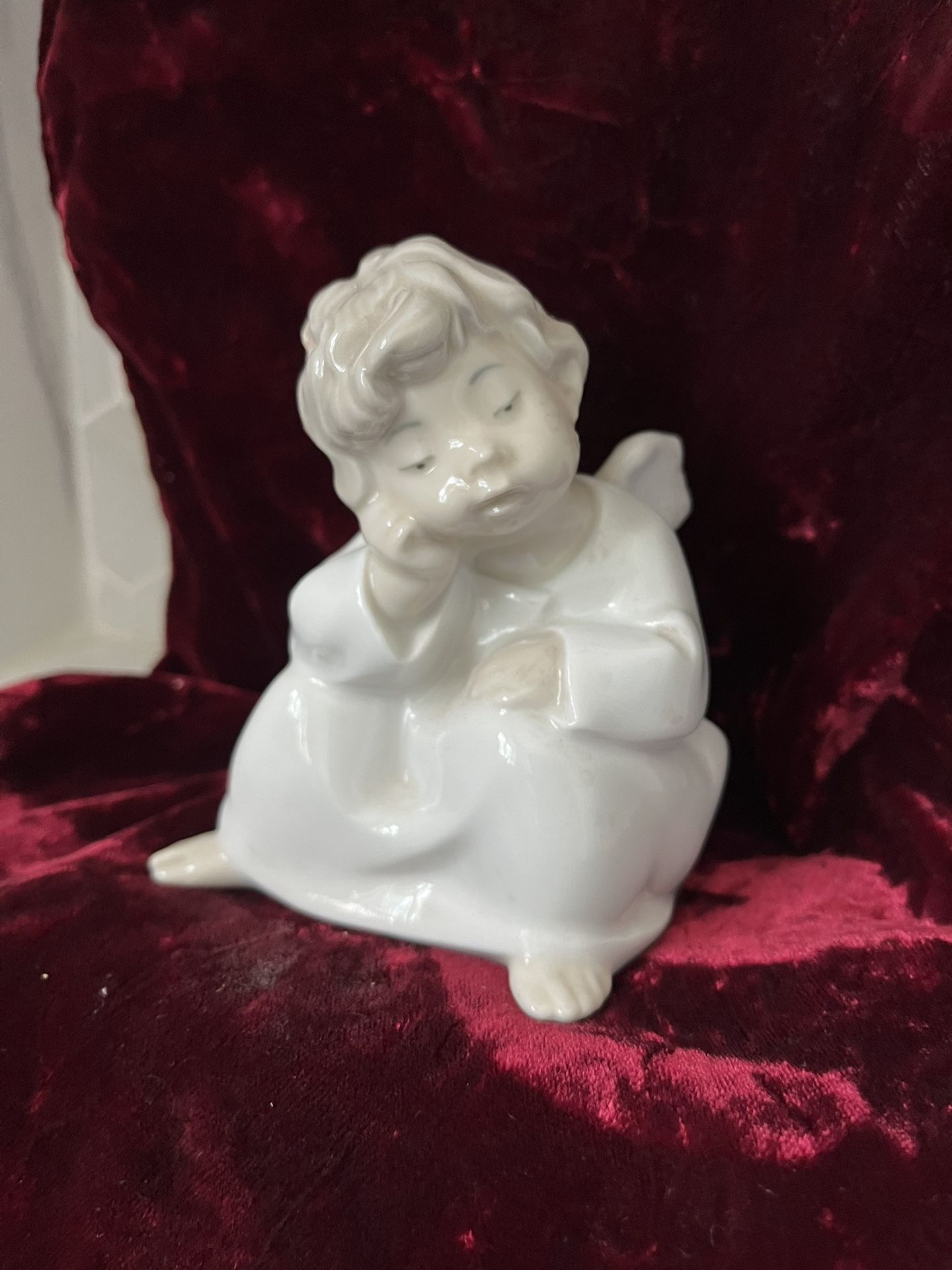 Lladro Angel Thinking (retail $185)