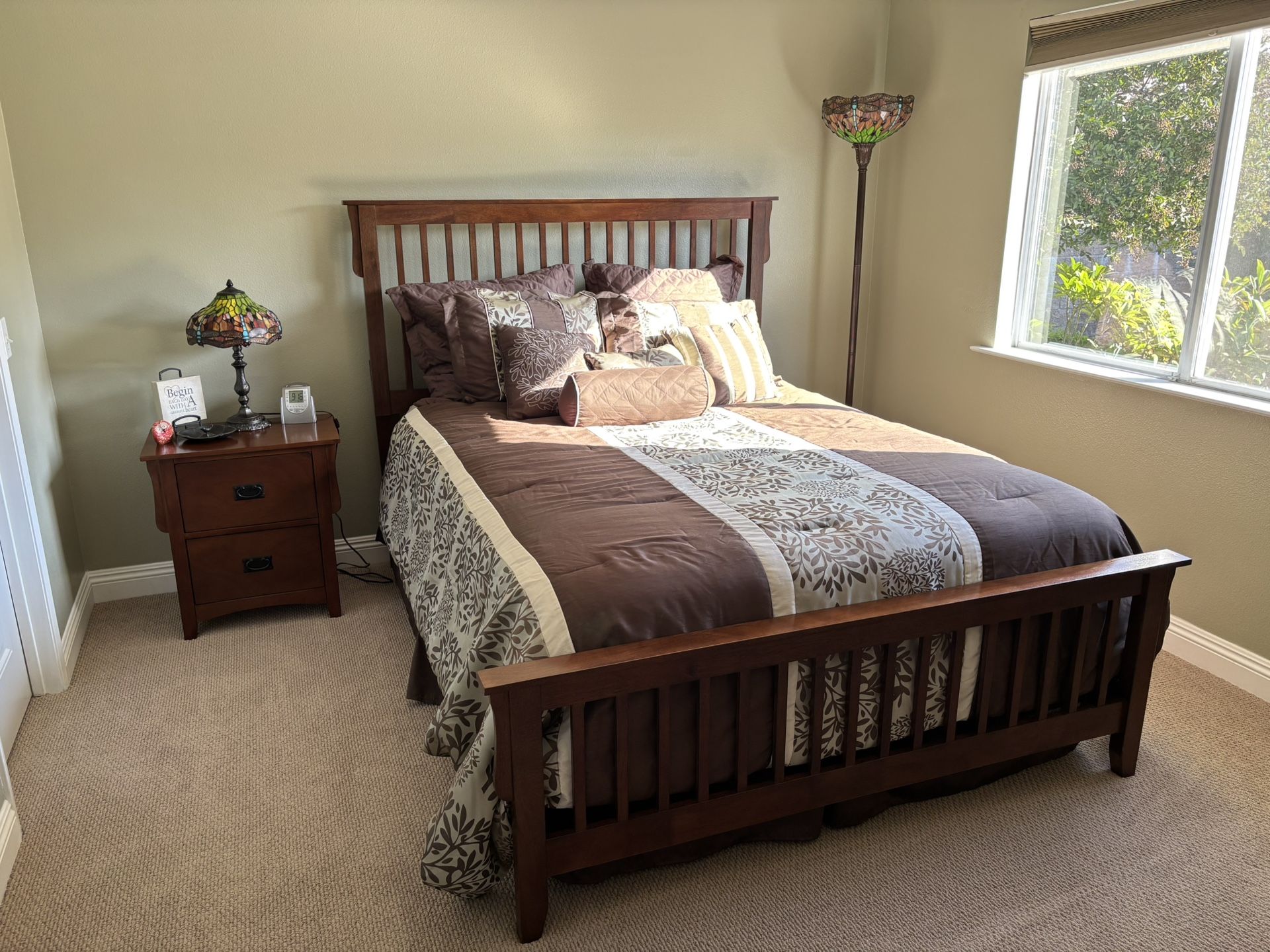 Queen Size Bedroom Set
