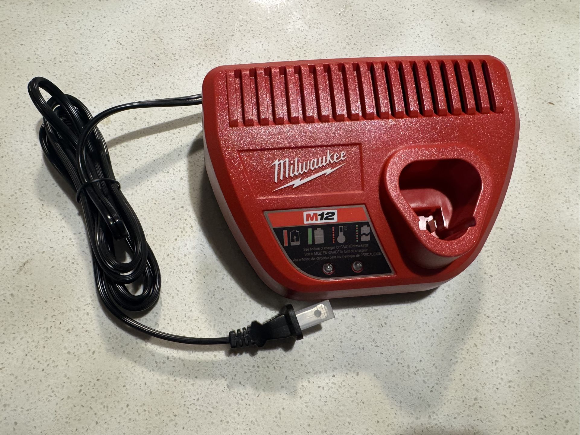 M12 Charger
