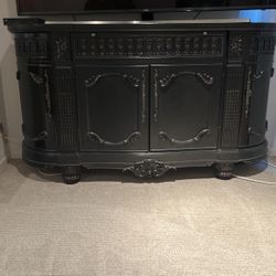 Beautiful Black 6 Chair Dining Room Table With Leaf  and Matching Credenza